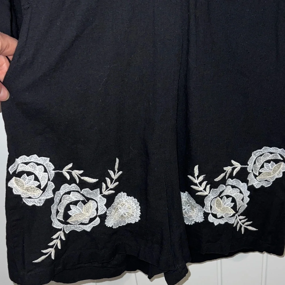 Zara Black Romper with White & Beige Floral Embroidery Size EU/US: XS